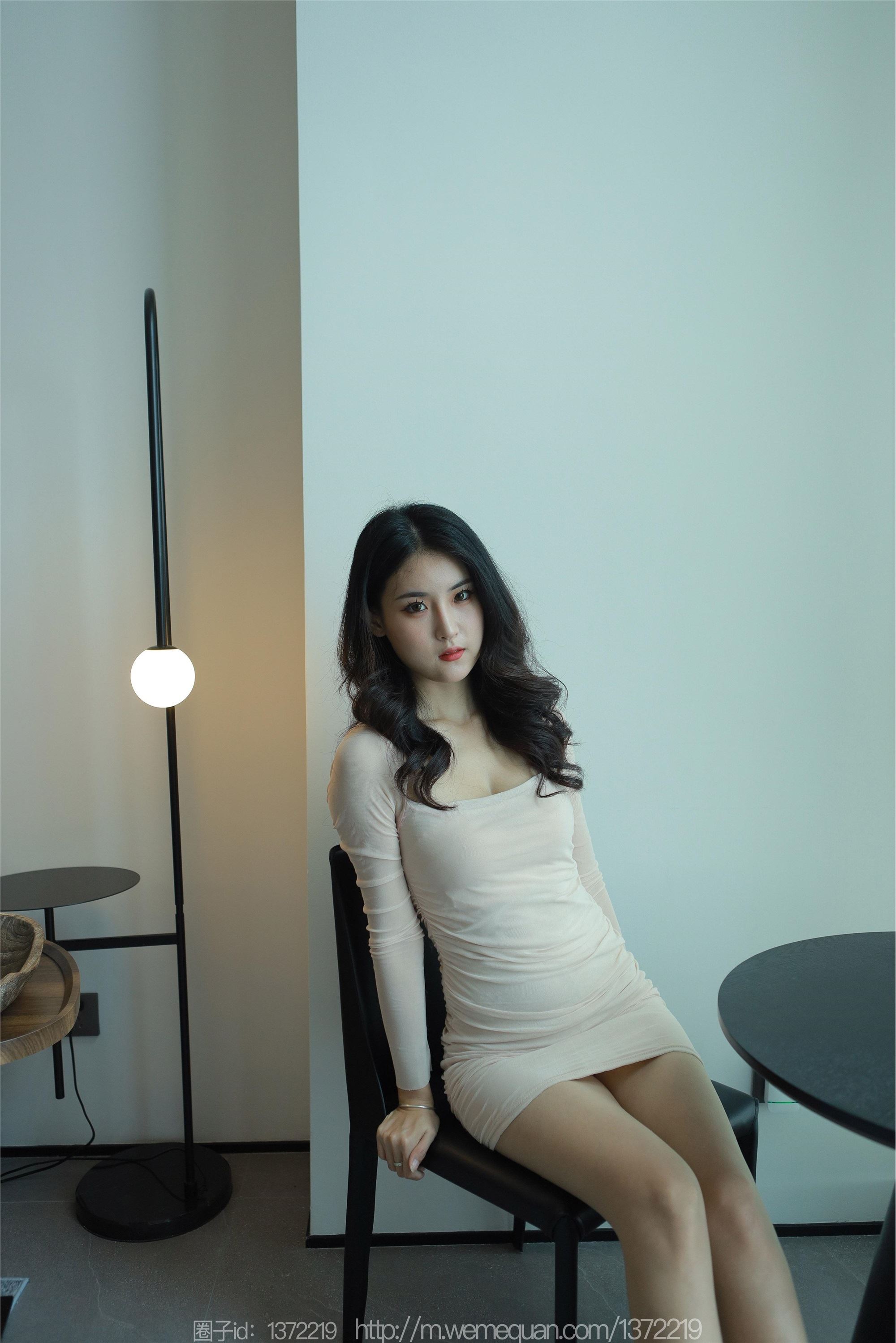 IESS异思趣向  2023.05.14 丝享家 1451 小宝《浅色包臀裙》